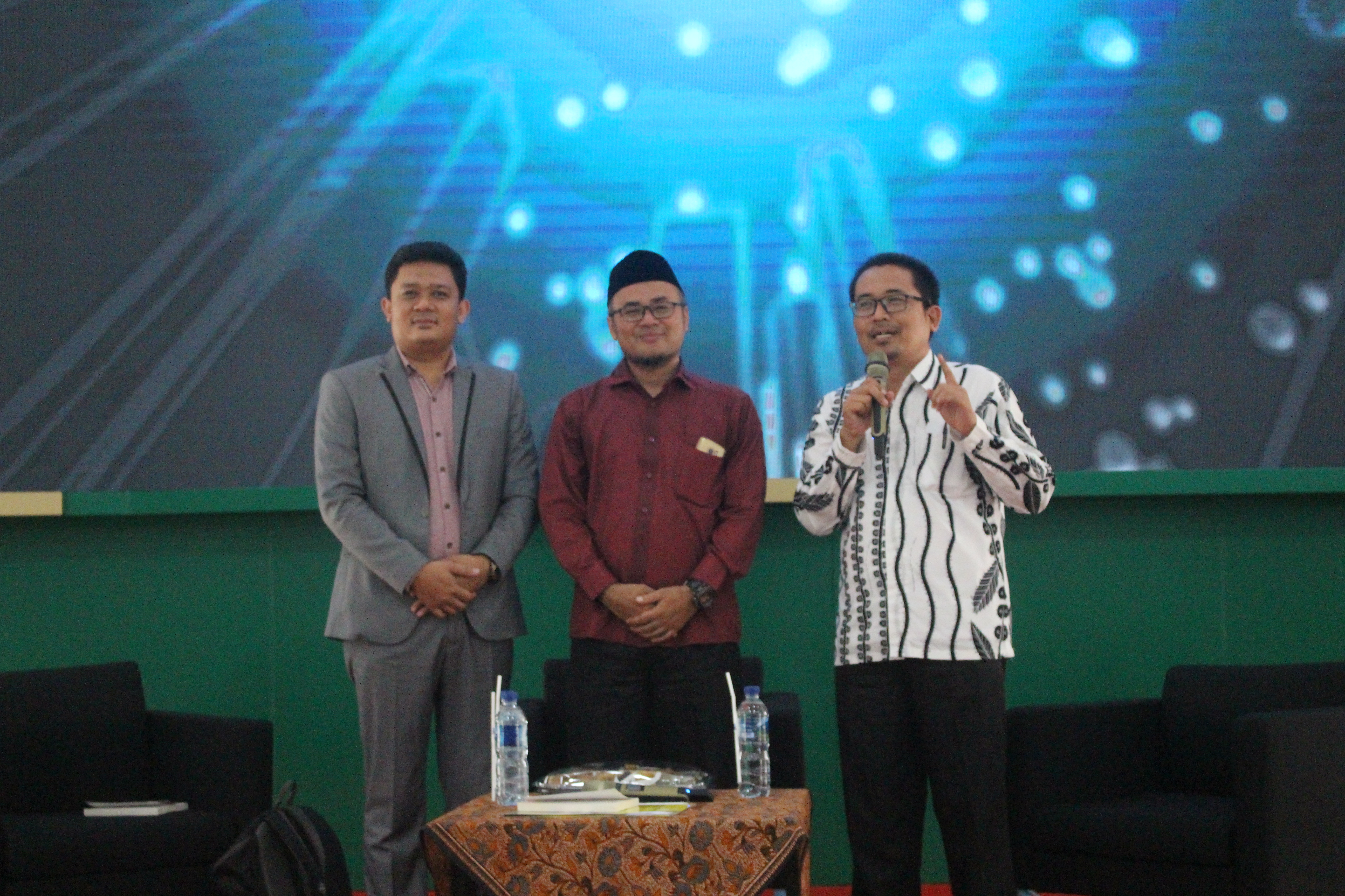 BEDAH BUKU “PENDIDIKAN DI ERA REVOLUSI INDUSTRI 4.0 DAN PROBLEMATIKA PENDIDIKAN TINGGI”