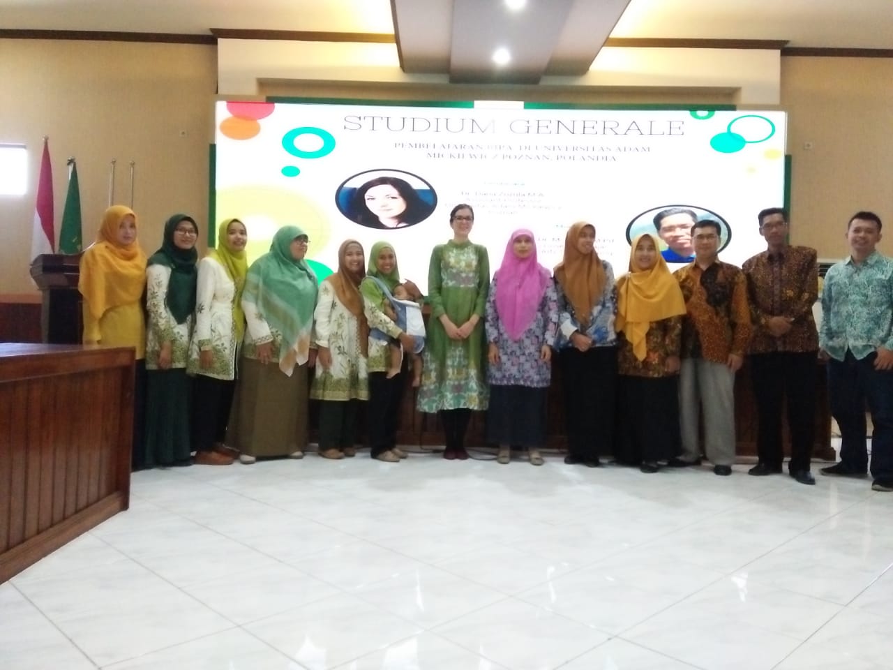 Jalin Kerja Sama dengan Polandia, FTIK Gelar Studium Generale