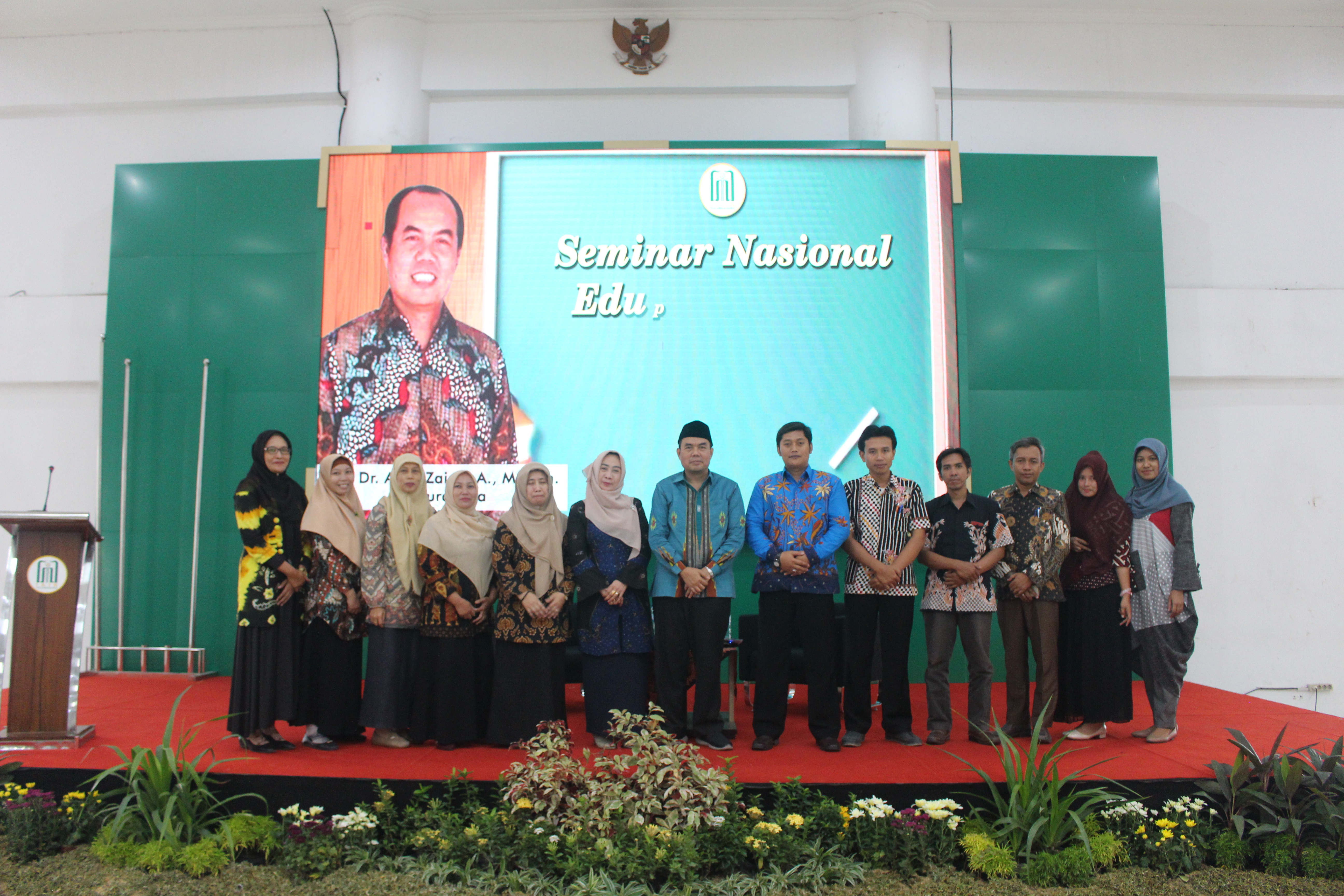 Seminar Nasional Edupreneurship Fakultas Tarbiyah dan Ilmu Keguruan bersama Prof. Dr. Agus Zainal Arifin, M. Kom., dari ITS Surabaya